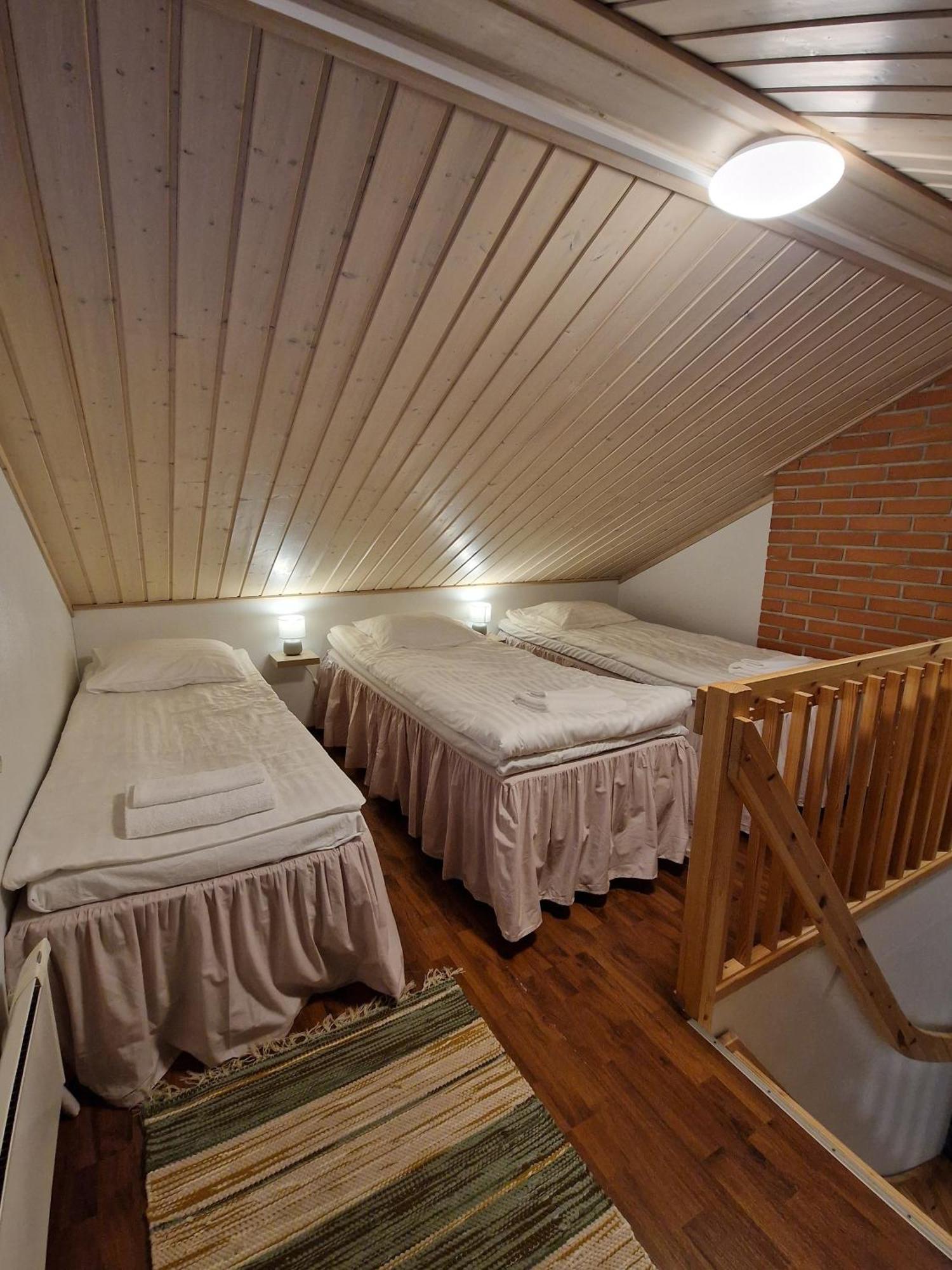 The Sleeping Bear Hotel Inari Szoba fotó